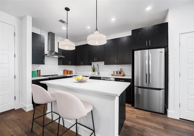 3rd image of 1615 E 7Th St, Austin, TX 78702