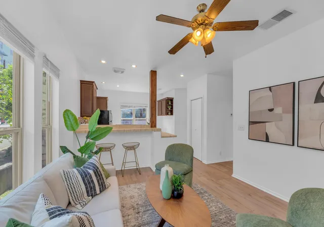 3rd image of 2414 Longview St, Austin, TX 78705