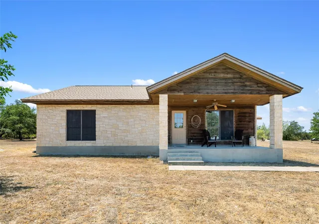 Photo 2 of Single family home for sale at 120 Craigen Rd, Liberty Hill, TX 78642 | MLS# 2044421 | Listing updated on 2026-10-08