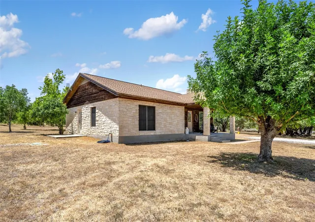 Photo 3 of Single family home for sale at 120 Craigen Rd, Liberty Hill, TX 78642 | MLS# 2044421 | Listing updated on 2026-10-08