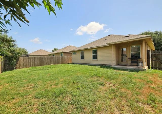 30th image of 105 Casita Cv, San Marcos, TX 78666 | MLS# 2524707