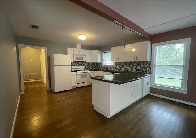 4th image of 1041 Rosemont St, Austin, TX 78723 | MLS# 2401144