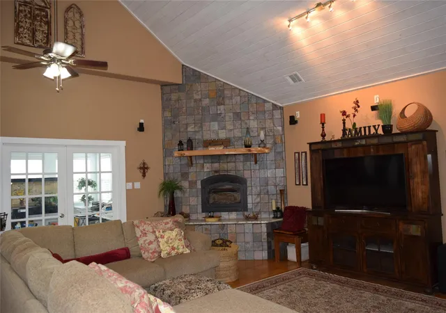 Photo 3 of Single family home for sale at 278 Winfield Thicket Rd, Bastrop, TX 78602 | MLS# 2840731 | Listing updated on 2026-08-20