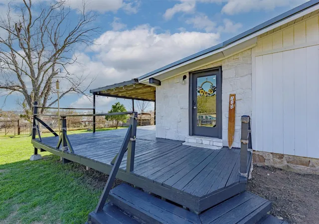 Photo 3 of Single family home for sale at 110 Lakewood Dr, Burnet, TX 78611 | MLS# 5294064 | Listing updated on 2026-09-12