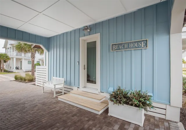 3rd image of 636 Kings Crown Ln, Port Aransas, TX 78373 | MLS# 6817151