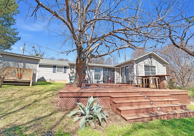 Photo 3 of Single family home for sale at 318 Clear Crk Dr, Burnet, TX 78611 | MLS# 2589415 | Listing updated on 2026-08-27