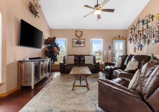 Photo 2 of House for sale at 935 Highway 21 E, Bastrop, TX 78602 | MLS# 5905429 | Listing updated on 2026-10-29