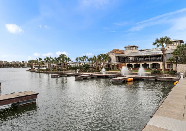 Homes for sale in Horseshoe Bay, TX | 1001 The Cape Rd, Horseshoe Bay, TX 78657 | Houzeo