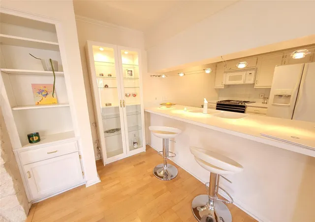 2nd image of 2410 Enfield Rd #7, Austin, TX 78703 | MLS# 6419769