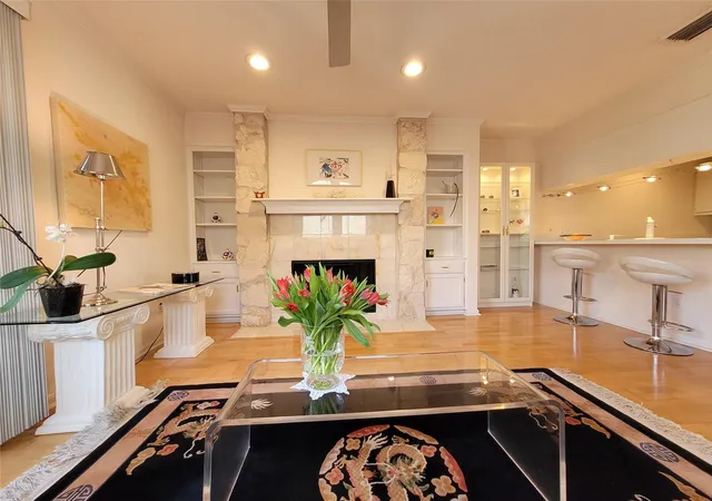 3rd image of 2410 Enfield Rd, Austin, TX 78703