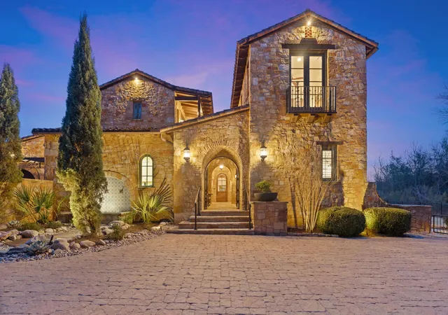 3rd image of 119 Plaza Escondido, Horseshoe Bay, TX 78657 | MLS# 5549418