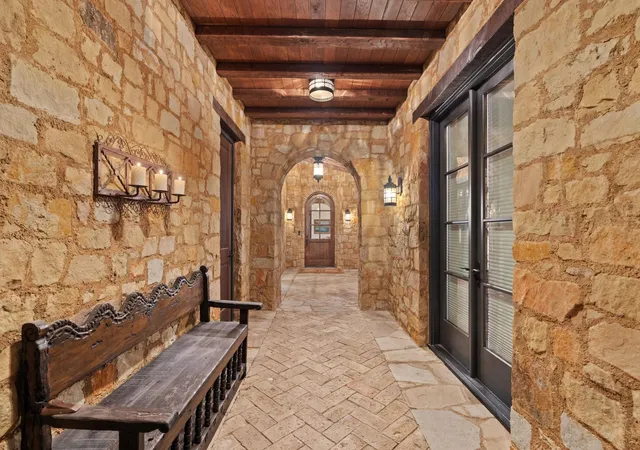 4th image of 119 Plaza Escondido, Horseshoe Bay, TX 78657 | MLS# 5549418