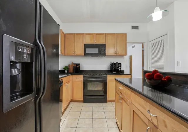 4th image of 711 W 26Th St #704, Austin, TX 78705 | MLS# 7153470