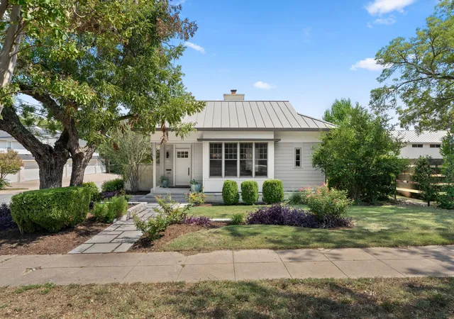 2nd image of 3015 & 3013 Washington Square Sq, Austin, TX 78705 | MLS# 3110051