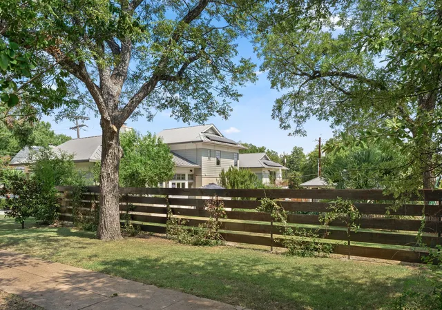 4th image of 3015 & 3013 Washington Square Sq, Austin, TX 78705 | MLS# 3110051