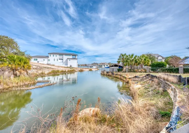 3rd image of 110 Moon Isle, Horseshoe Bay, TX 78657 | MLS# 3225410
