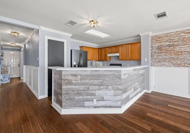 Photo 4 of Sale Pending at 808 Minturn Ln, Austin, TX 78748 | MLS# 9380663 | Listing updated on 2026-09-06