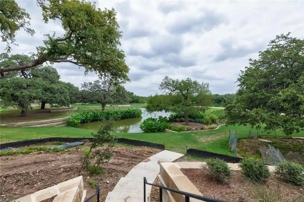 Listing Photo 29 - Condo for sale in 3905 Vantage Dr located at 3905 Vantage Dr, Austin, TX 78731 - Unit 3905 Vantage Dr