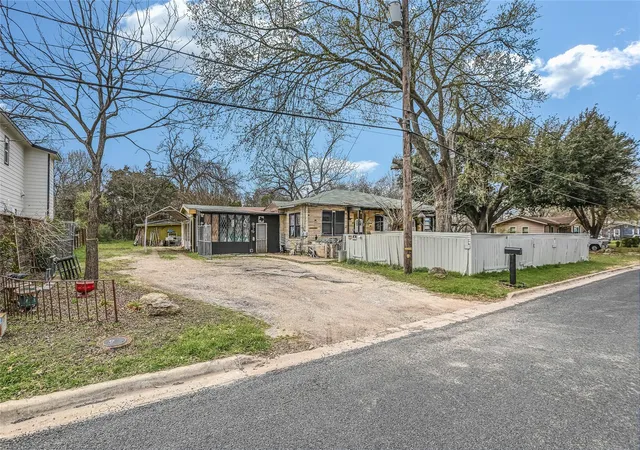 2nd image of 5405 Prock Ln, Austin, TX 78721 | MLS# 5557121