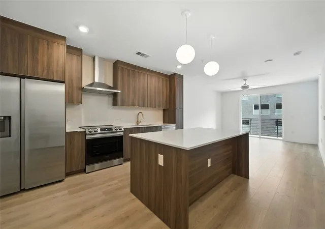 4th image of 1701 Simond Ave #302, Austin, TX 78723 | MLS# 3595412