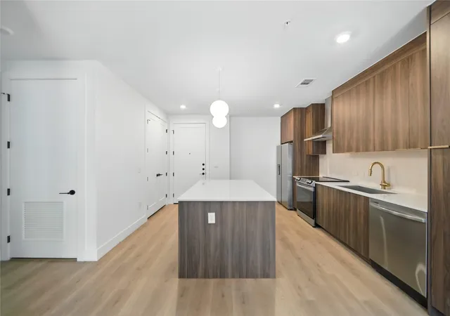 5th image of 1701 Simond Ave #302, Austin, TX 78723 | MLS# 3595412