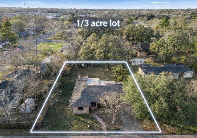 Homes for sale in La Grange, TX | 927 E Walnut St, La Grange, TX 78945 | MLS# 2951164
