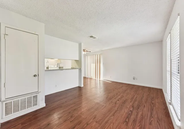 4th image of 1210 Southport Dr, Austin, TX 78704 | MLS# 5306152