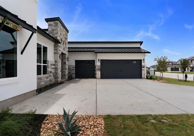 Photo 3 of Single family home for sale at 109 La Ventana Dr, Liberty Hill, TX 78642 | MLS# 4901437 | Listing updated on 2026-10-08