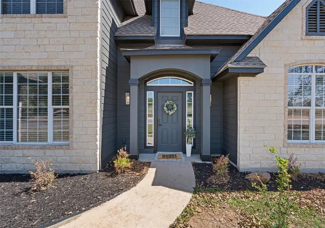 Photo 3 of Single family home for sale at 312 Country Clb Dr, La Grange, TX 78945 | MLS# 9441063 | Listing updated on 2026-10-04