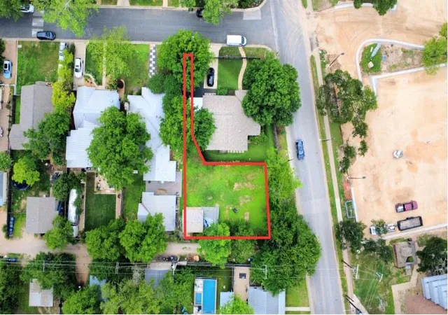 2nd image of 1916 W 37th St, Austin, TX 78731 | MLS# 7684779