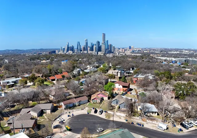 2nd image of 1904 Valley Hill Cir, Austin, TX 78741 | MLS# 7378565