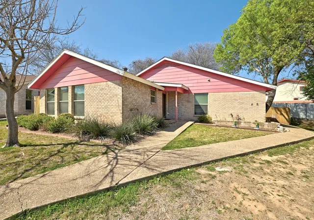 4th image of 1904 Valley Hill Cir, Austin, TX 78741 | MLS# 7378565