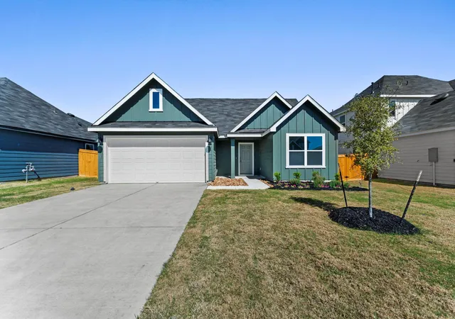 Photo 1 of Single family home for sale at 211 Las Lomas Dr, San Marcos, TX 78666 | MLS# 9165571 | Listing updated on 2026-08-29