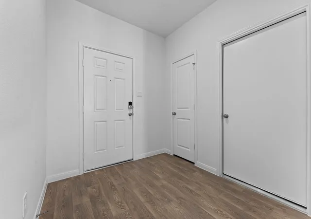 Photo 3 of Single family home for sale at 211 Las Lomas Dr, San Marcos, TX 78666 | MLS# 9165571 | Listing updated on 2026-08-29