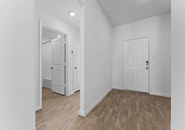 Photo 3 of Single family home for sale at 211 Las Lomas Dr, San Marcos, TX 78666 | MLS# 9165571 | Listing updated on 2026-10-15