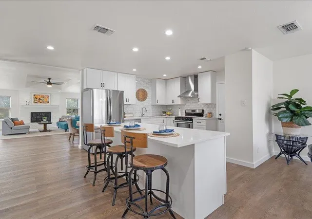 Photo 4 of Sale Pending at 1312 Hyman Ln, Austin, TX 78742 | MLS# 2075337 | Listing updated on 2026-08-25