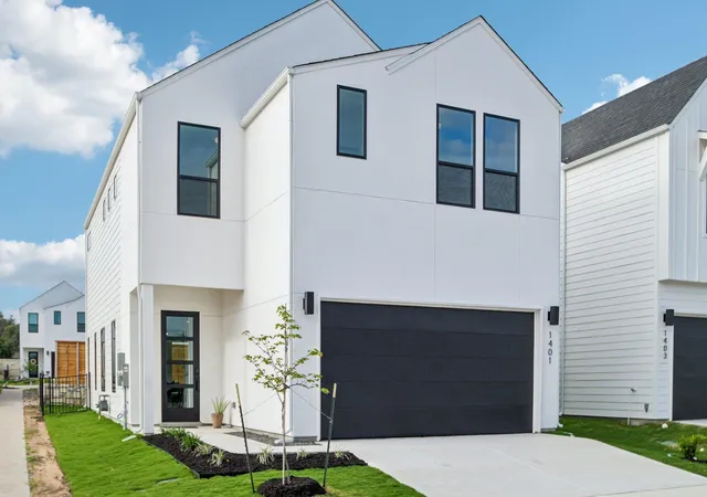 Photo 2 of Sale Pending at 1302 Rambling Rose Rd, Austin, TX 78745 | MLS# 8768630 | Listing updated on 2026-09-29