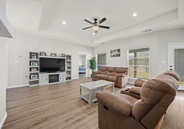 Photo 4 of Single family home for sale at 1313 Sandstone Cv, Lampasas, TX 76550 | MLS# 1412531 | Listing updated on 2026-09-17