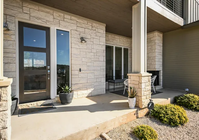 Homes for sale in Spicewood, TX | 1005 Larkhall Dr, Spicewood, TX 78669 | MLS# 4297305