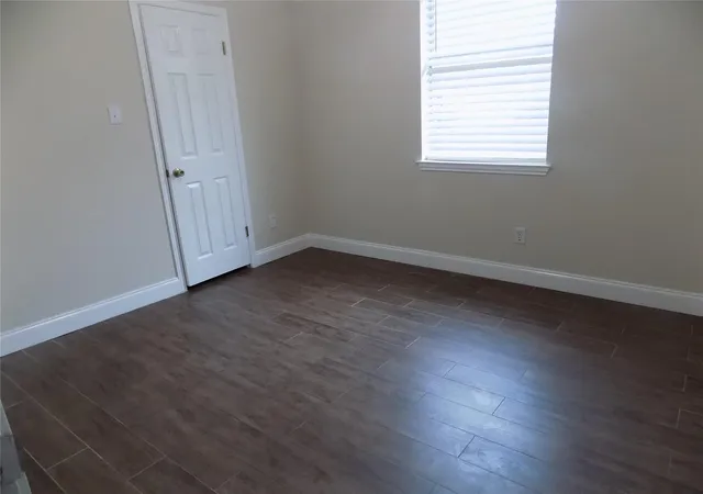 2nd image of 301 Thunderbay Dr, Georgetown, TX 78626 | MLS# 5642610