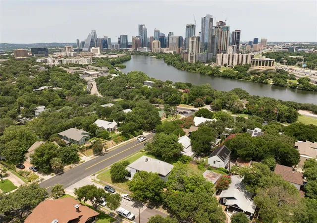 Photo 1 of Single family home for sale at 1109 Travis Height Blvd, Austin, TX 78704 | MLS# 7084701 | Listing updated on 2026-04-17