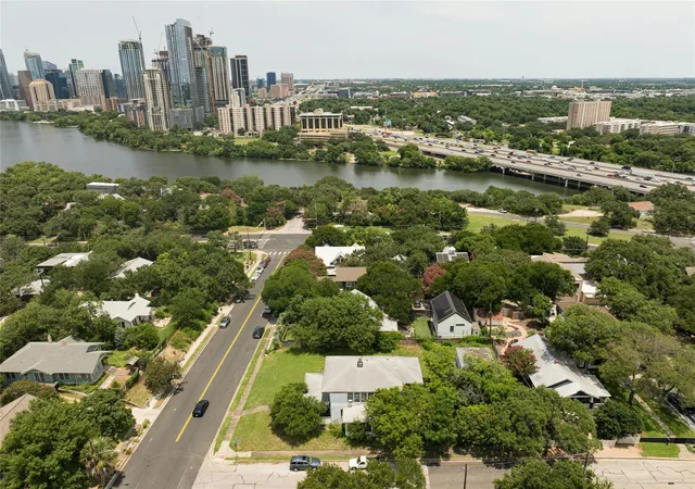 Photo 3 of Single family home for sale at 1109 Travis Height Blvd, Austin, TX 78704 | MLS# 7084701 | Listing updated on 2026-04-17