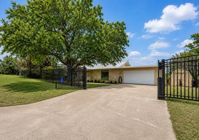 Homes for sale in Sunrise Beach, TX | 125 Winding Wy, Sunrise Beach, TX 78643 | MLS# 1335236