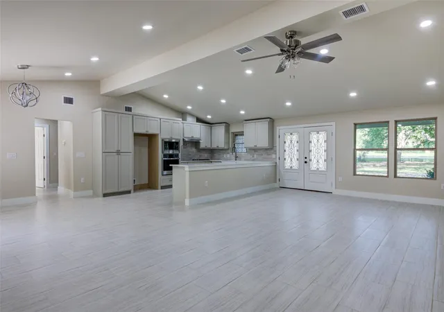 Photo 1 of Single family home for sale at 11811 Sleepy Holw Rd, Manchaca, TX 78652 | MLS# 8289825 | Listing updated on 2026-08-26