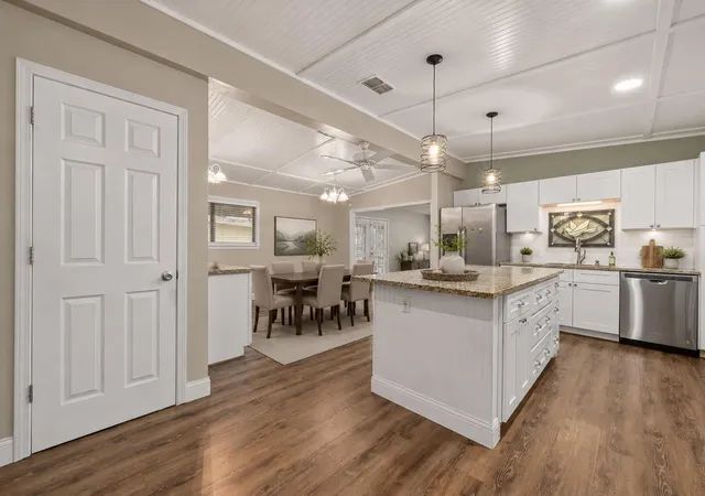 5th image of 102 Rivercrest St, Luling, TX 78648 | MLS# 5646135