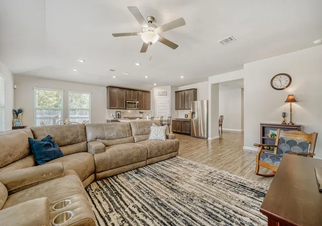 5th image of 10505 Mager Ln, Hutto, TX 78634 | MLS# 2965255