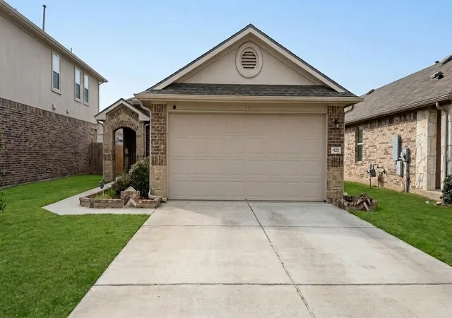 Photo 1 of Single family home for sale at 425 Shiner Ln, Georgetown, TX 78626 | MLS# 5172615 | Listing updated on 2026-06-02