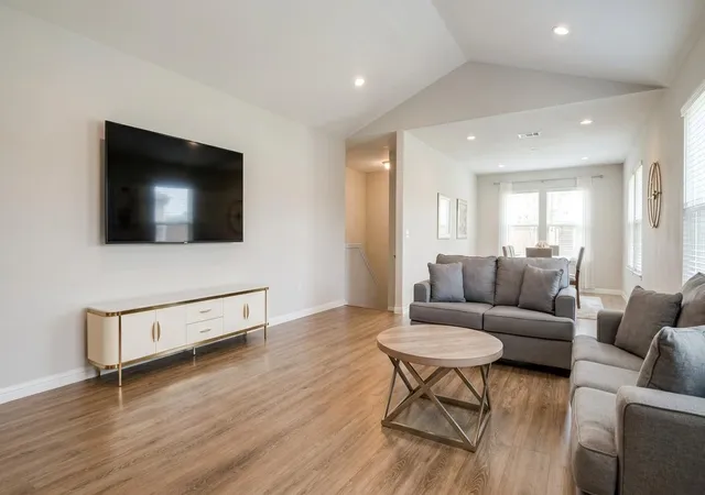 Photo 3 of Single family home for sale at 425 Shiner Ln, Georgetown, TX 78626 | MLS# 5172615 | Listing updated on 2026-06-02