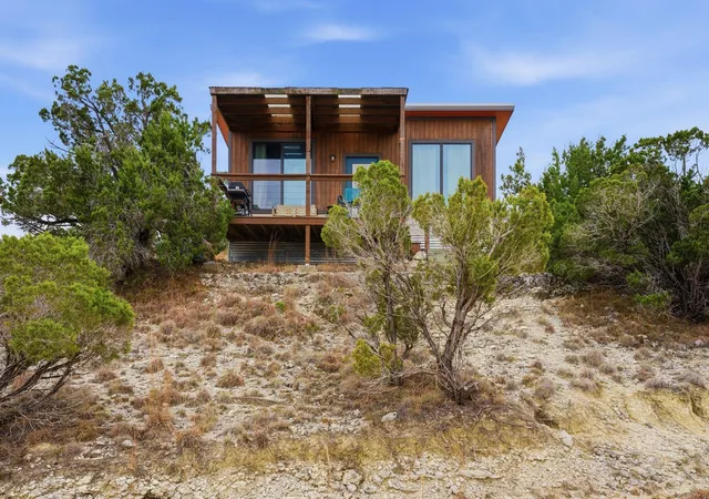 Photo 1 of Single family home for sale at 530 Pioneer Trl, Dripping Springs, TX 78620 | MLS# 3031413 | Listing updated on 2026-09-15