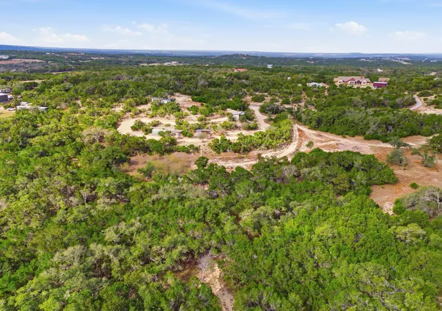 Photo 4 of Single family home for sale at 530 Pioneer Trl, Dripping Springs, TX 78620 | MLS# 3031413 | Listing updated on 2026-09-15